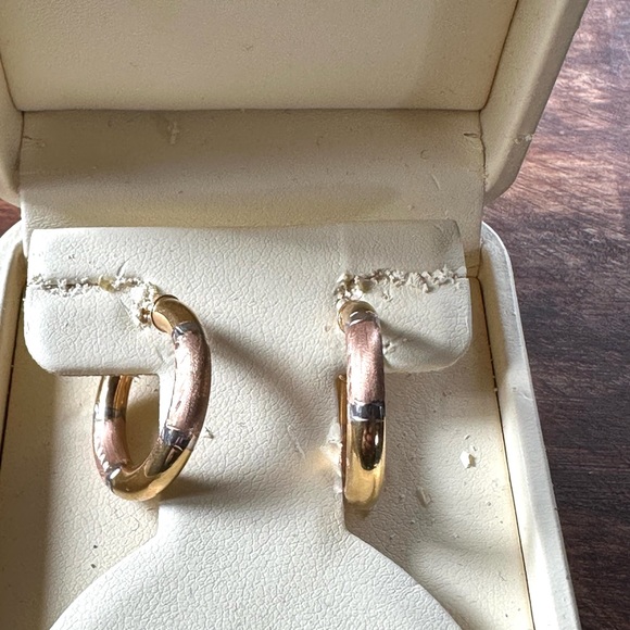 Jared tricolor 14k gold earrings - Picture 5 of 5